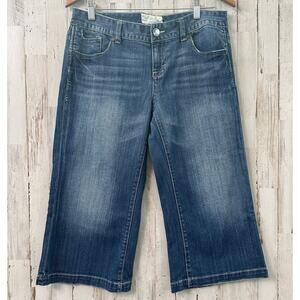 Maurices Capri Jeans Medium Blue Denim Low Rise Button Pockets Grunge Preppy Sz9